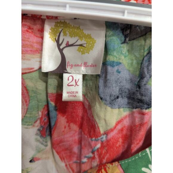 Gorgeous floral Henley neck blouse w/mother of pearl buttons by Fig & Flower 2X - Picture 2 of 10